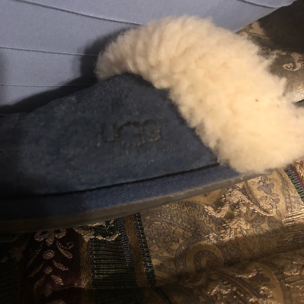 Uggs slippers
